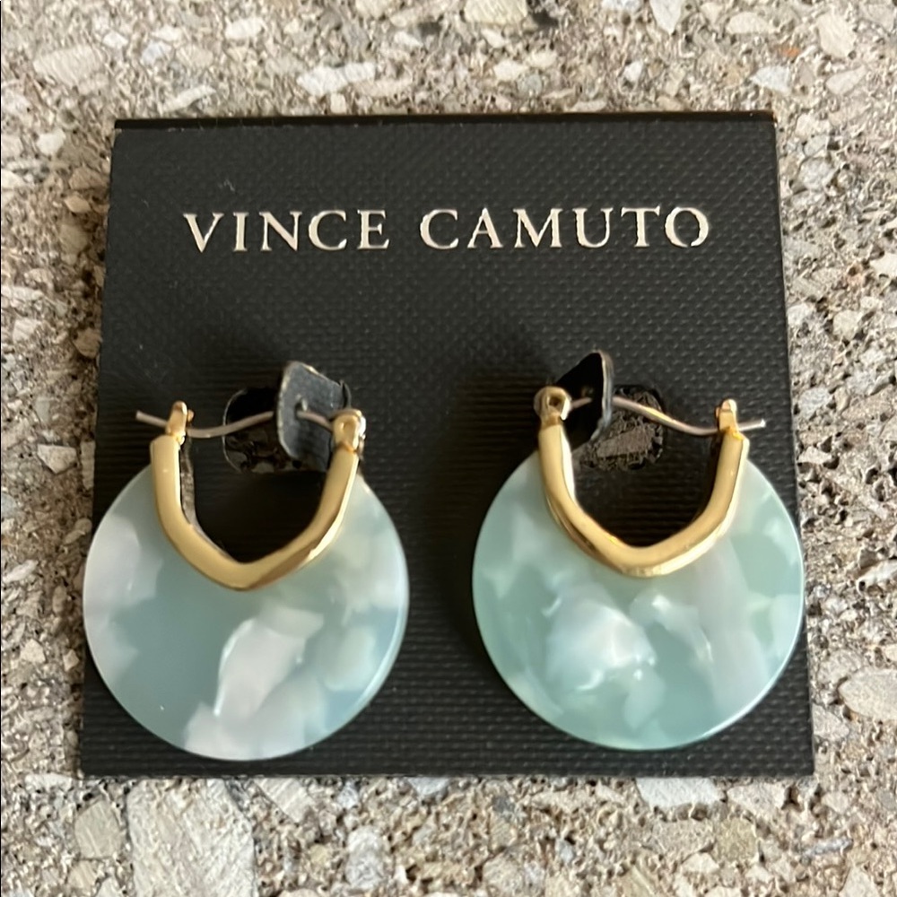 💚NWT Vince Camuto Gold & Green Disc Earrings
